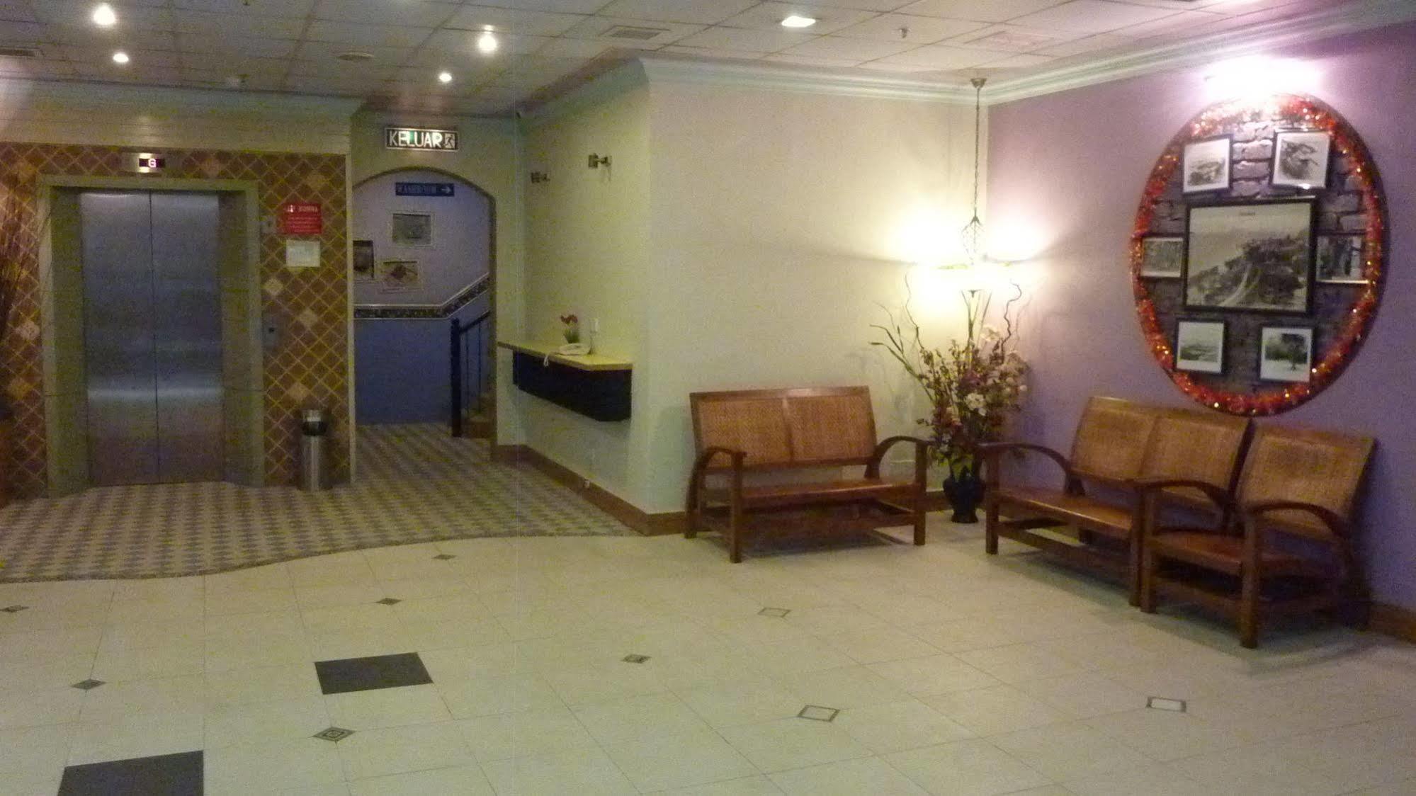 Megah D'aru Hotel 2*
